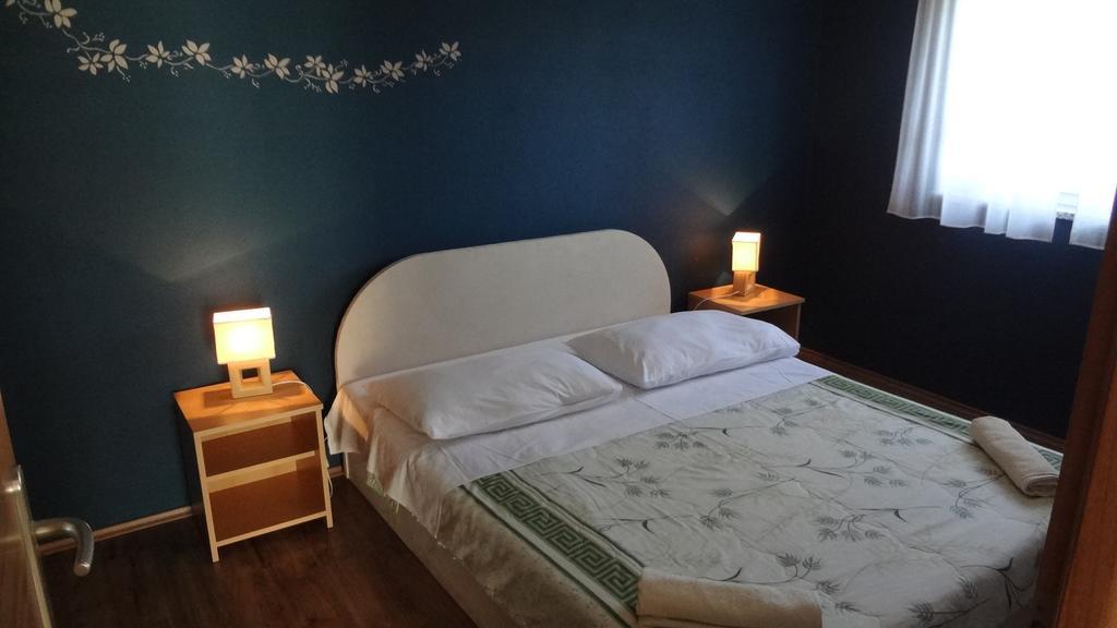 Apartments Laura I Angelina Tribalj Δωμάτιο φωτογραφία