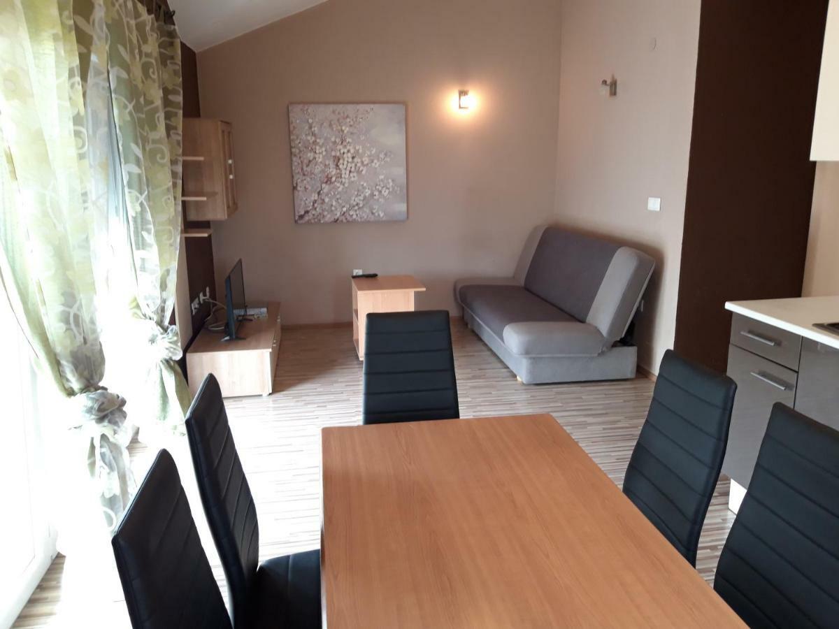 Apartments Laura I Angelina Tribalj Εξωτερικό φωτογραφία